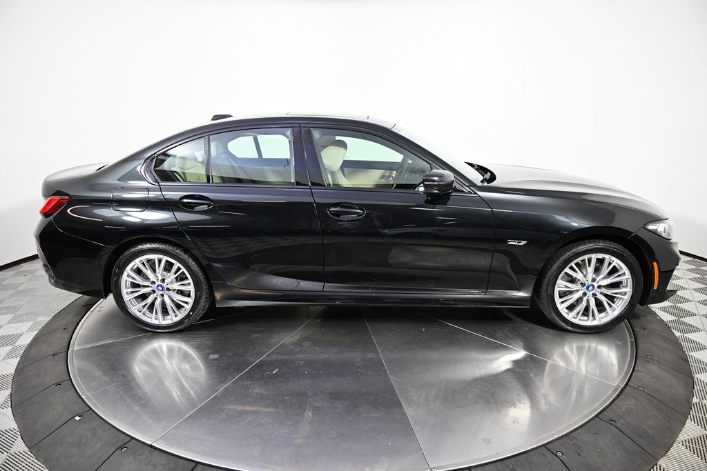 Thumbnail: 2023 BMW 3 Series - 6