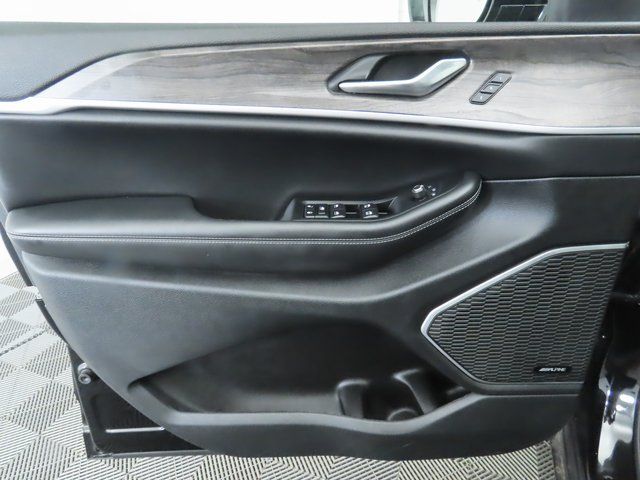 Thumbnail: 2022 Jeep Grand Cherokee - 25