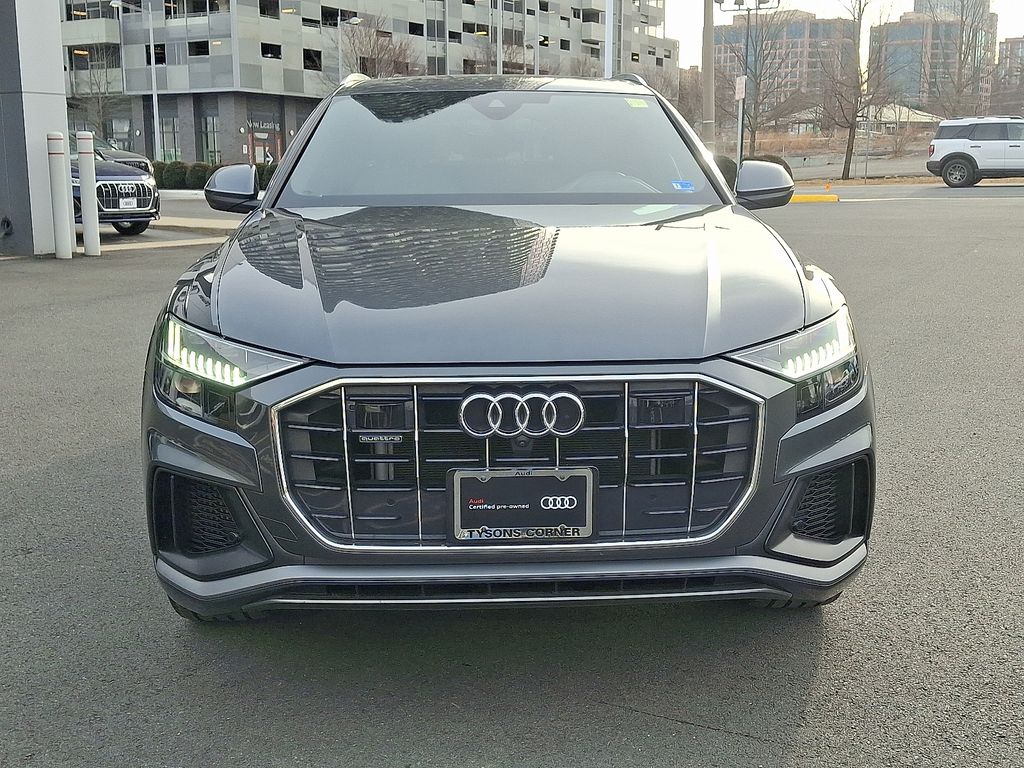 Thumbnail: 2022 Audi Q8 - 2