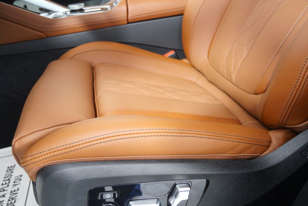 Thumbnail: 2027 BMW X6 - 9