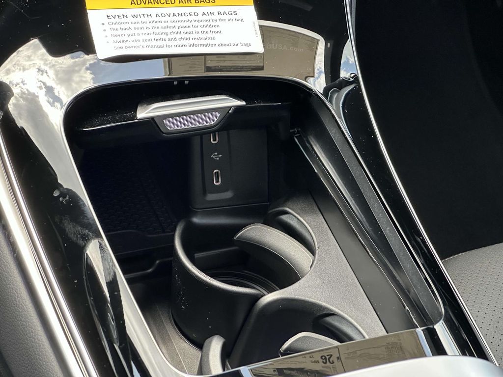 2025 Mercedes-Benz GLC 300 16