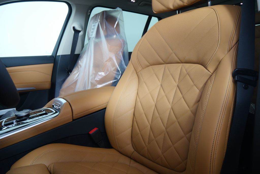 2026 BMW X7 xDrive40i 10