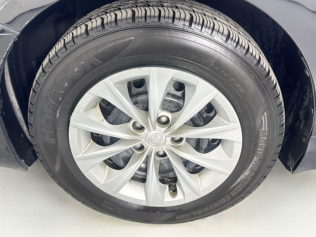 Used Car 2015 Toyota Camry  Le For Sale Under $12,000 In Austin, Texas