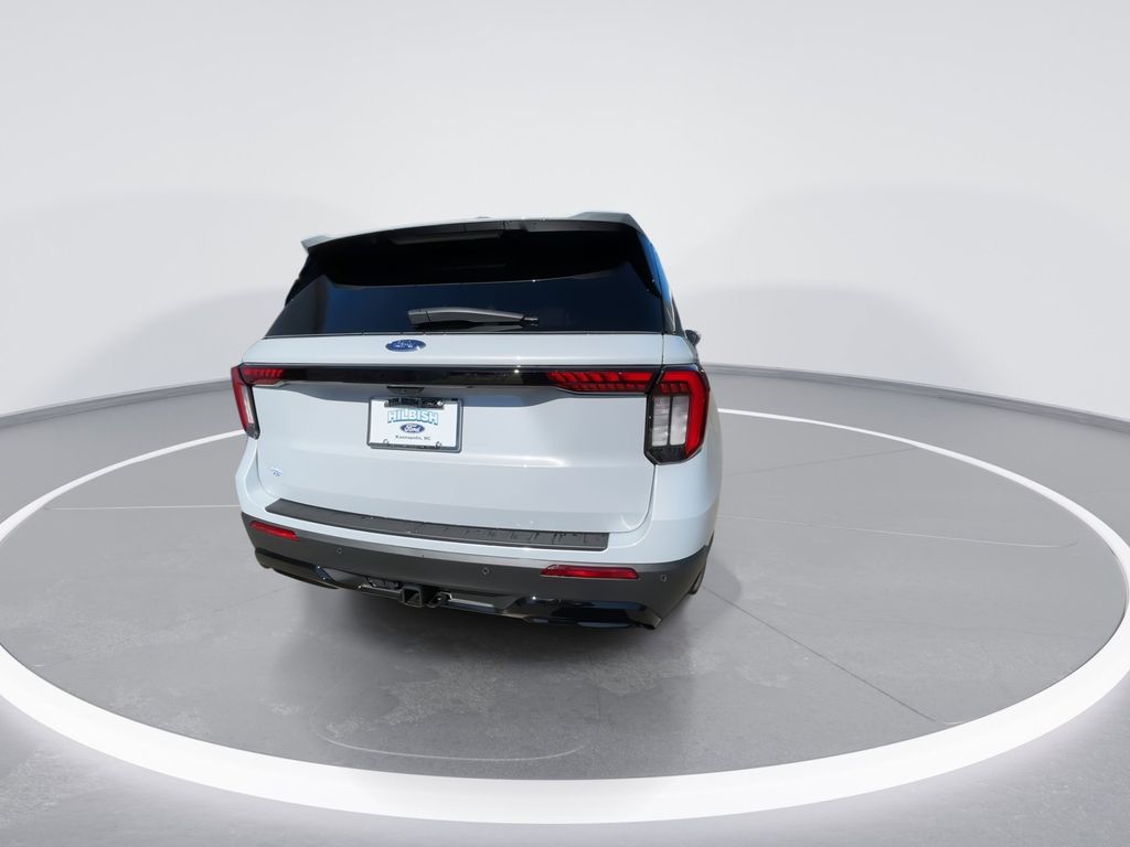 New 2026 Space White Metallic Ford ST-Line image 7