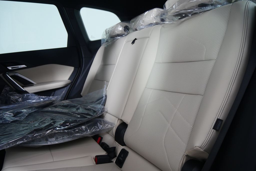 2025 BMW X1 xDrive28i 14