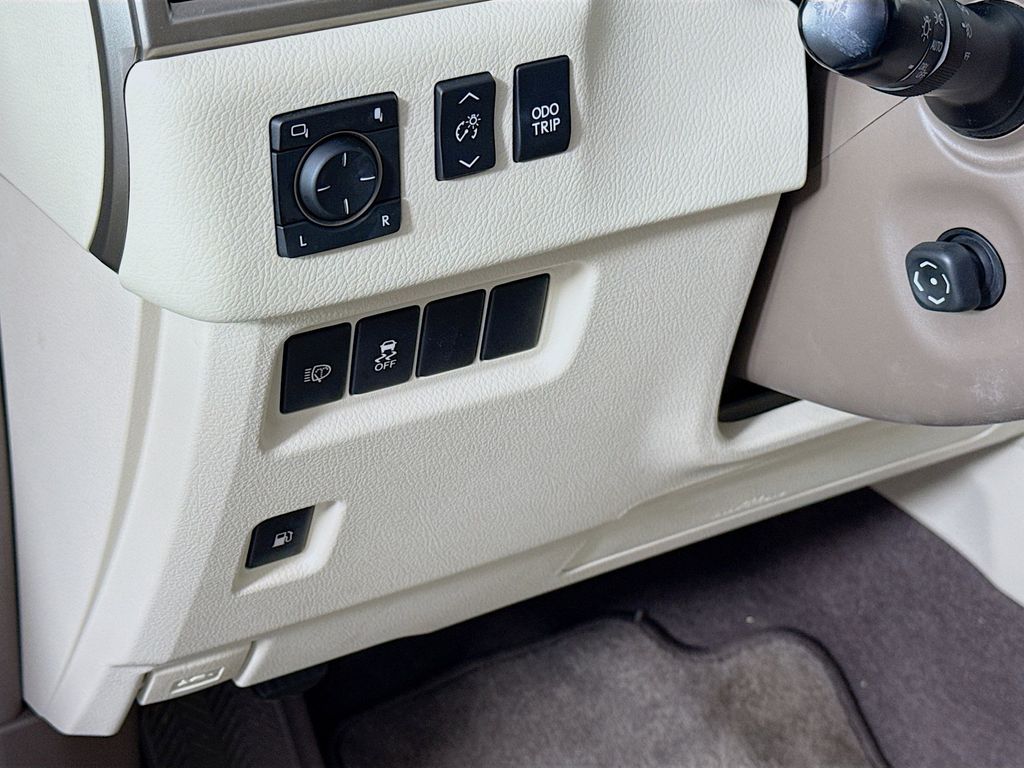 Thumbnail: 2018 Lexus GX - 10