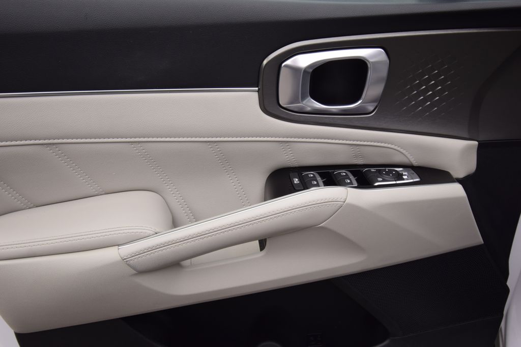 used 2023 Kia Sorento car, priced at $28,500