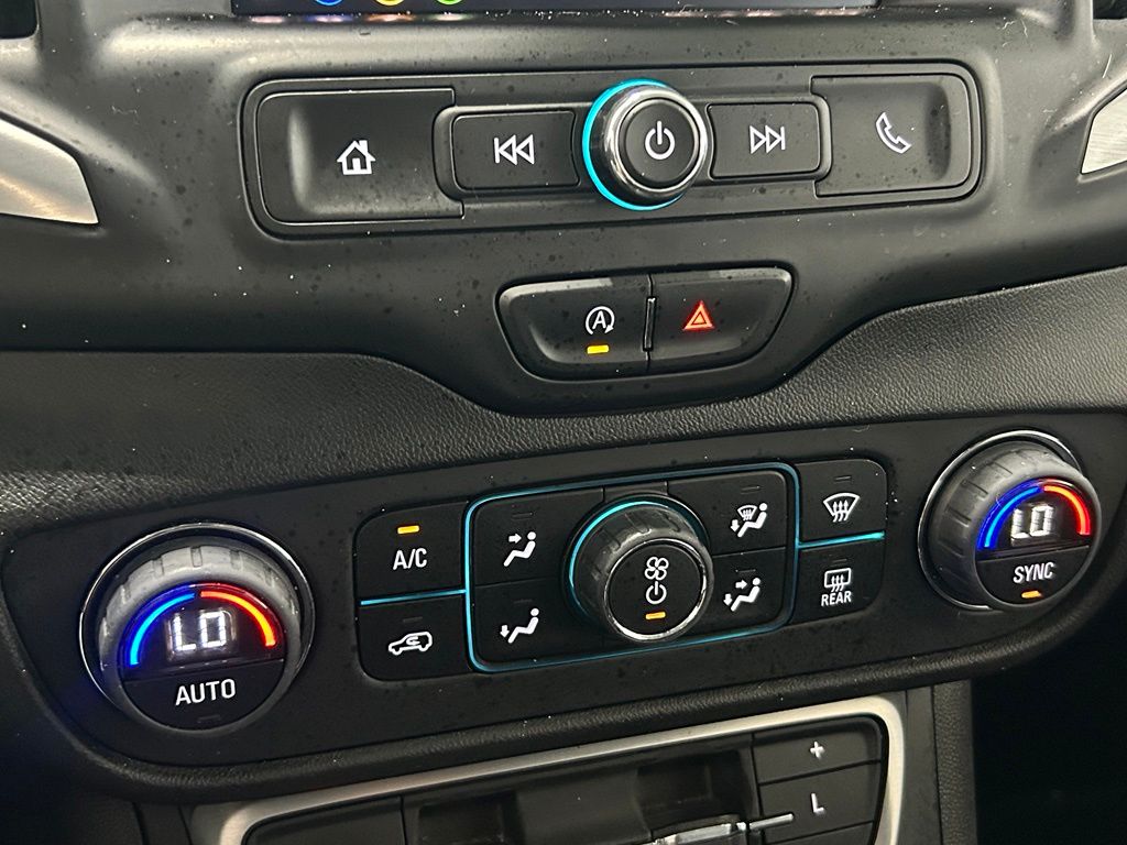 Used 2023 Summit White GMC SLE image 24
