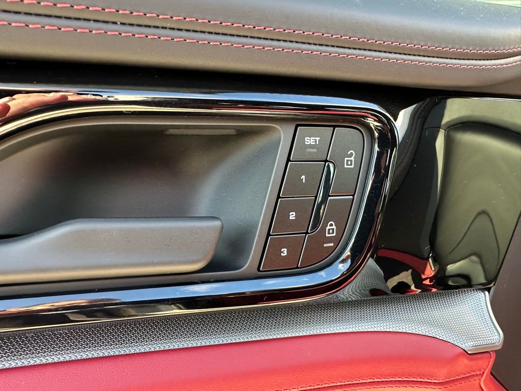 Thumbnail: 2026 Porsche Panamera - 19