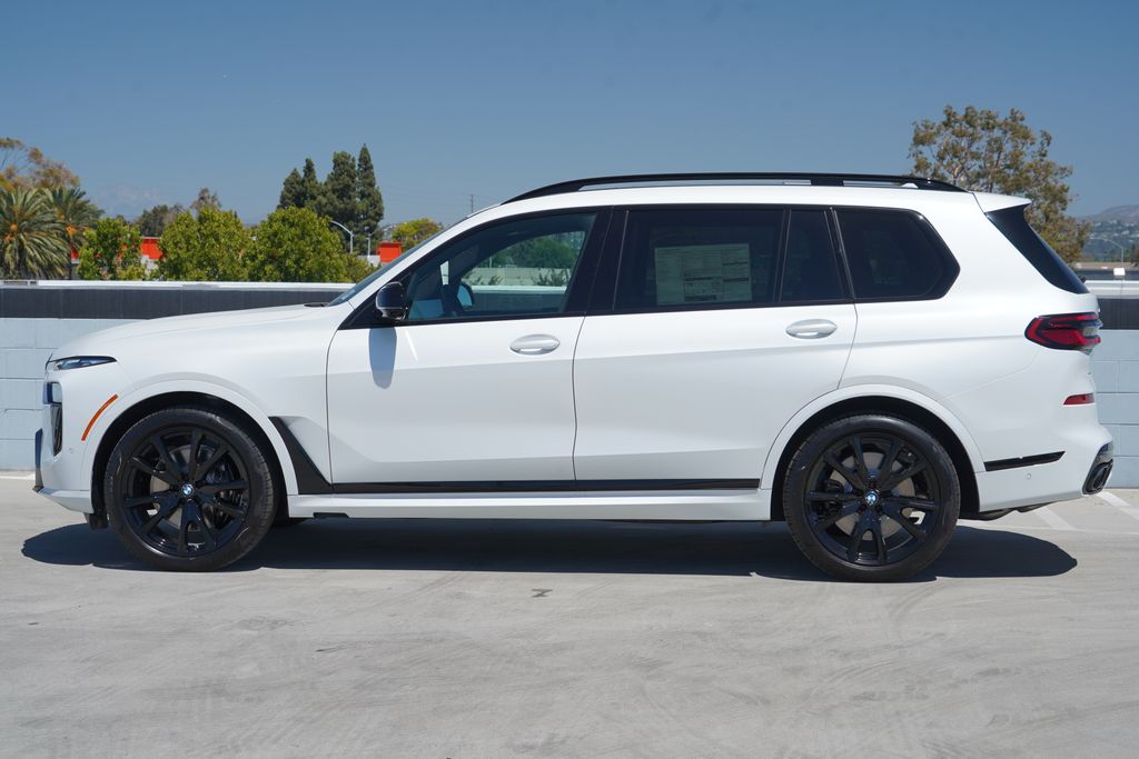 Thumbnail: 2027 BMW X7 - 5