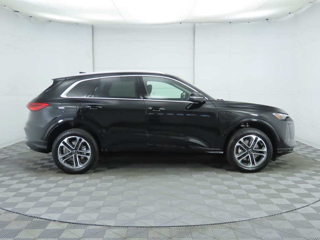 Thumbnail: 2025 Audi Q5 - 4