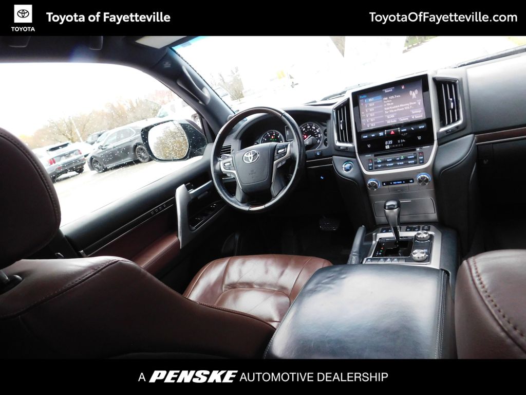 Thumbnail: 2017 Toyota Land Cruiser - 3