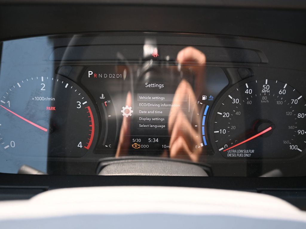 2025 Isuzu NPR XD 