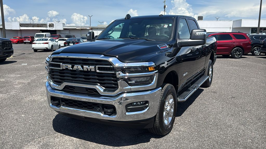 Diamond Black Crystal Pearlcoat 2026 RAM 2500 Big Horn Crew Cab 4WD Pickup Truck Four-Wheel Drive 8-Speed Automatic