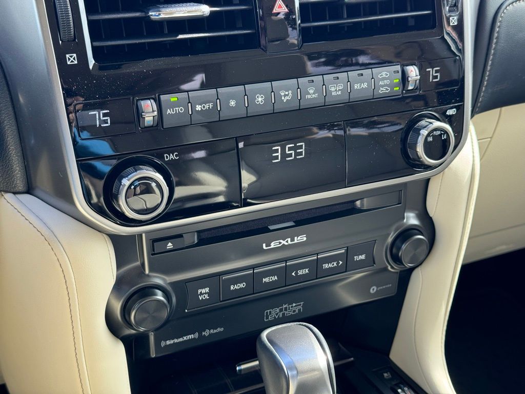 2023 Lexus GX 460 38