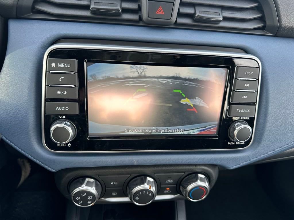 2025 Nissan Versa 1.6 SV photo