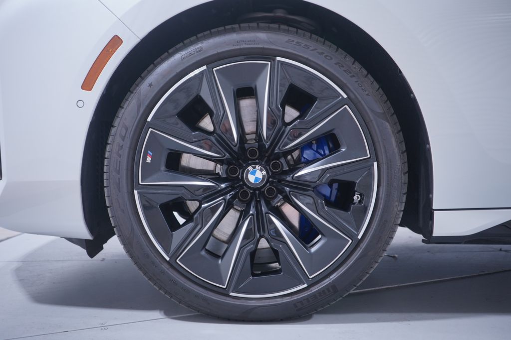 Thumbnail: 2025 BMW 7 Series - 2