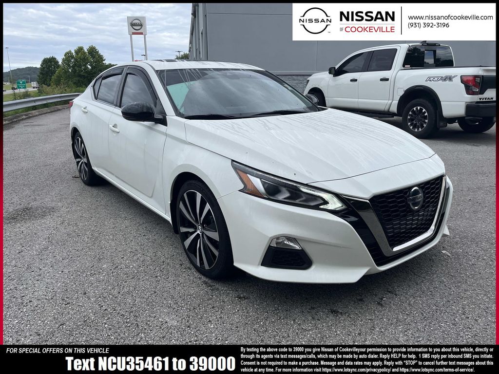 Pearl White 2021 Nissan Altima Sedan Front-Wheel Drive Continuously Variable Transmission