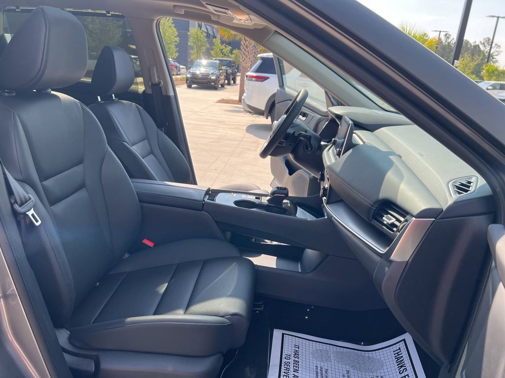 2025 Gun Metallic Nissan Rogue SV FWD SUV