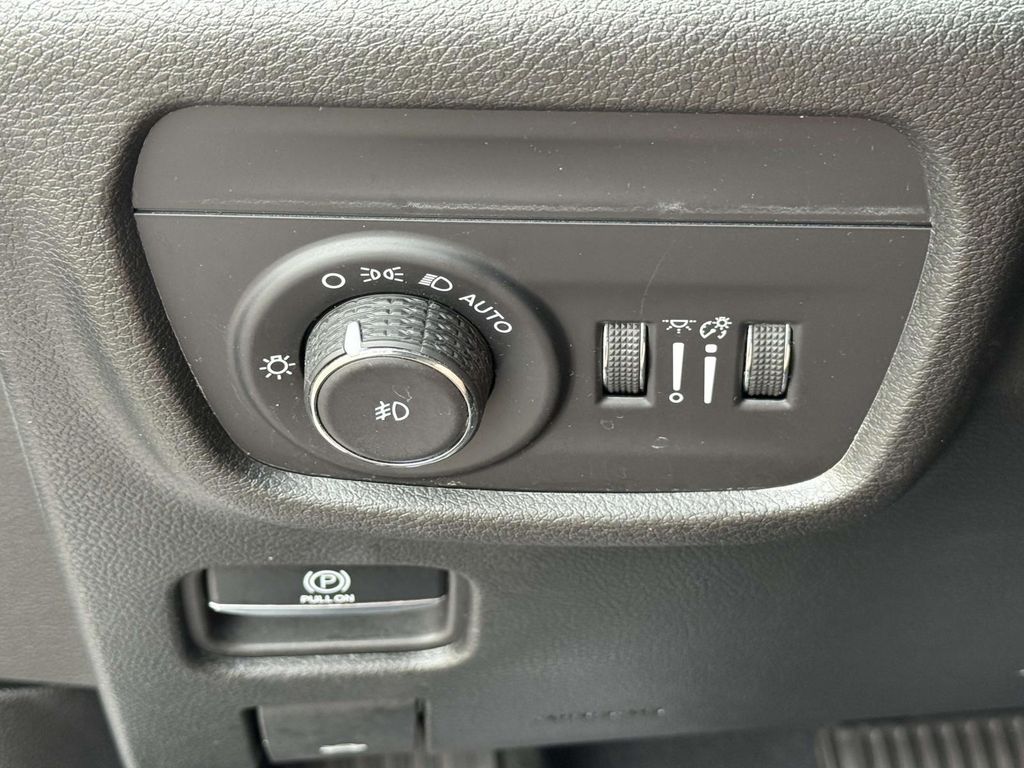 Used 2023 White Jeep Limited image 32
