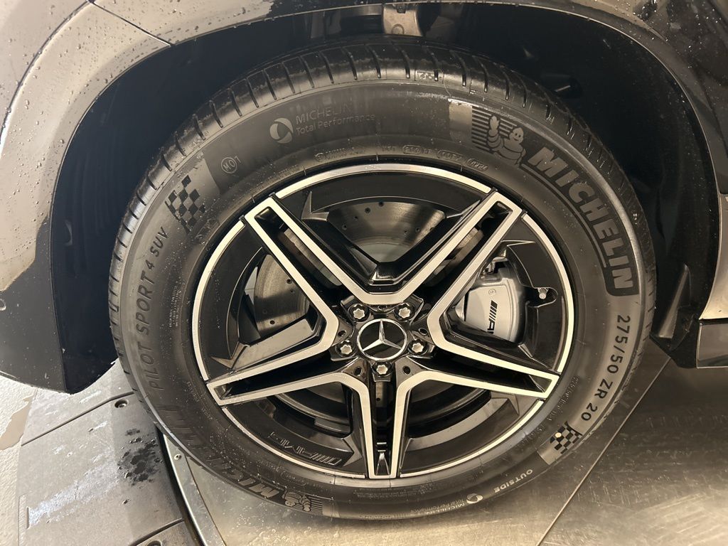 Thumbnail: 2026 Mercedes-Benz GLE - 10