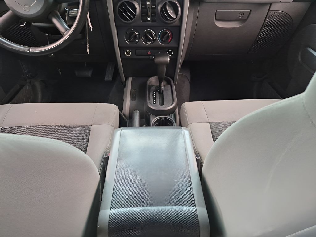 Used 2008  Jeep Unlimited X image 22