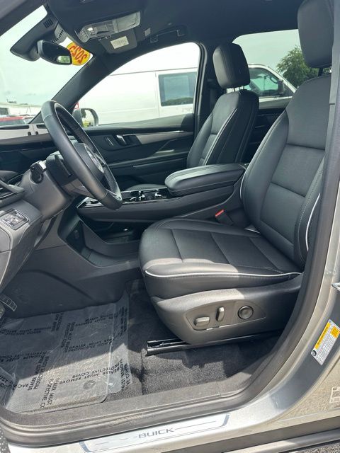 Used 2025 Buick Enclave SUV