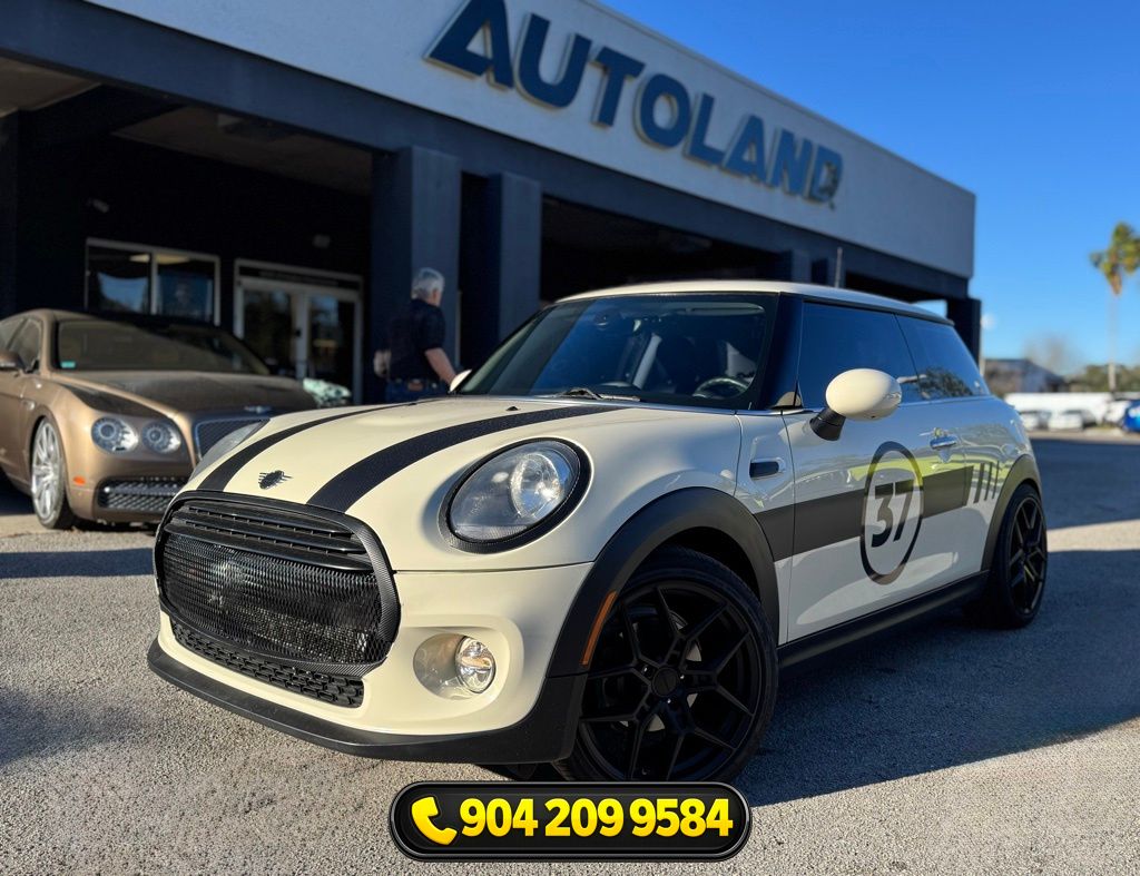 Pepper White 2019 MINI Cooper 2-Door Hatchback FWD Hatchback Front-Wheel Drive 6-Speed Automatic