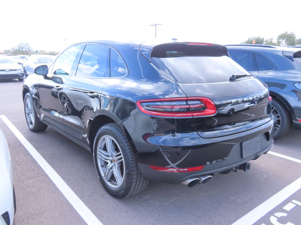 Thumbnail: 2017 Porsche Macan - 4