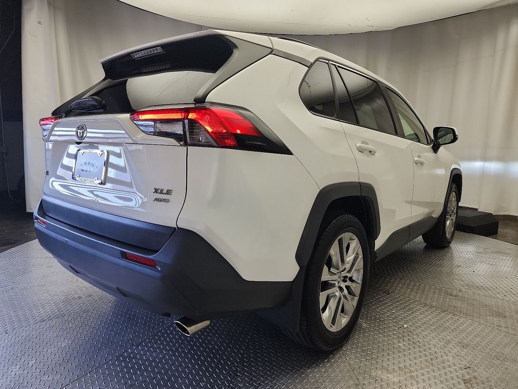 2019 Toyota RAV4 XLE Premium 6