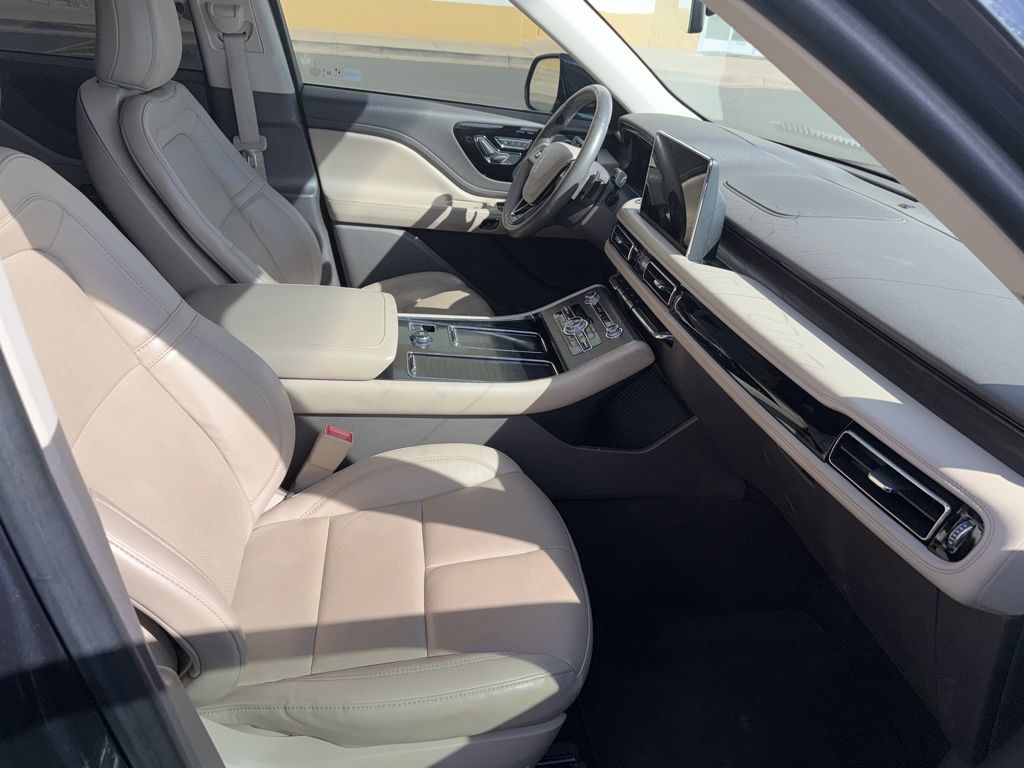 Thumbnail: 2022 Lincoln Aviator - 11