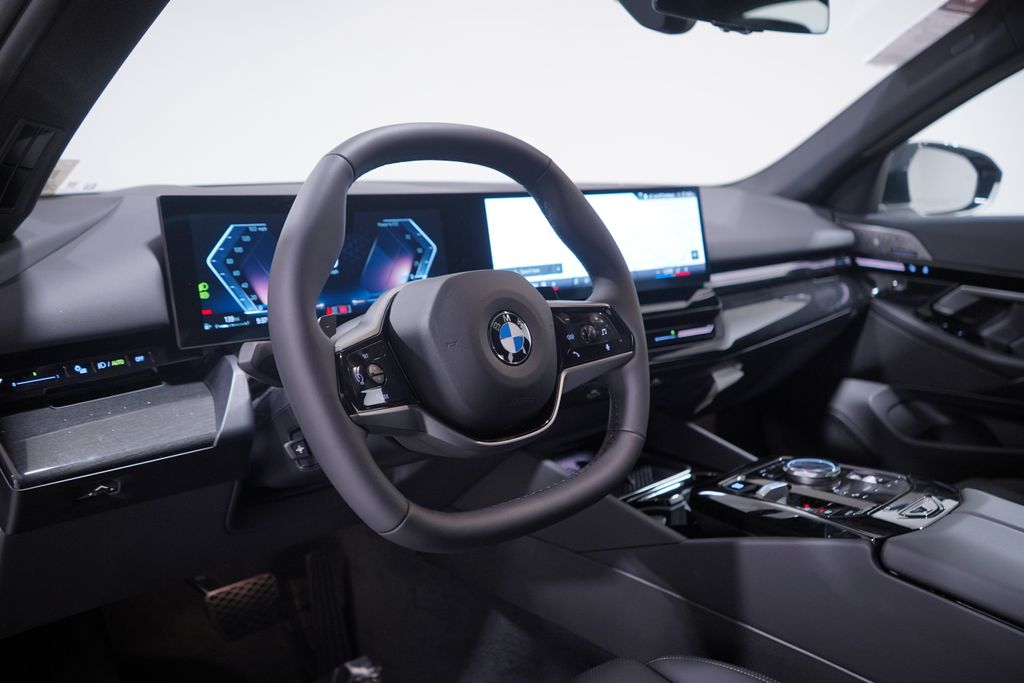 Thumbnail: 2026 BMW 5 Series - 6