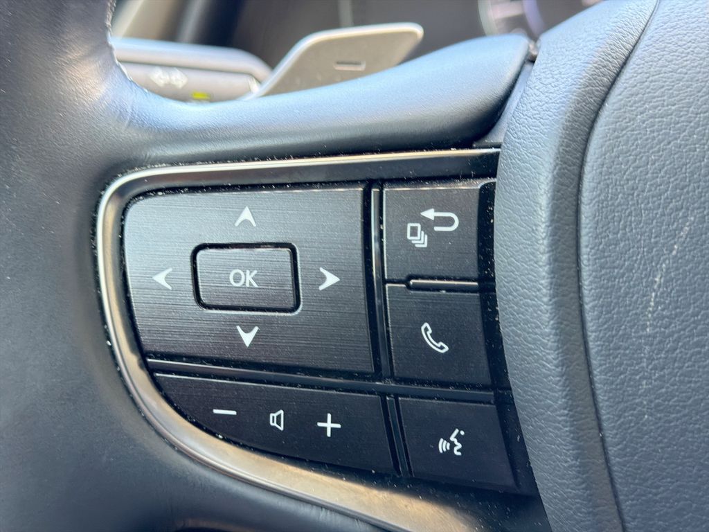 Thumbnail: 2020 Lexus ES - 26