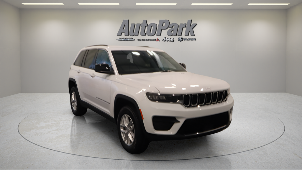 Bright White Clearcoat 2026 Jeep Grand Cherokee SUV / Crossover Four-Wheel Drive 8-Speed Automatic