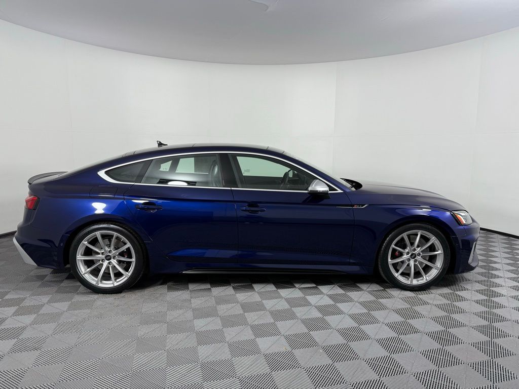 Thumbnail: 2023 Audi RS 5 - 4