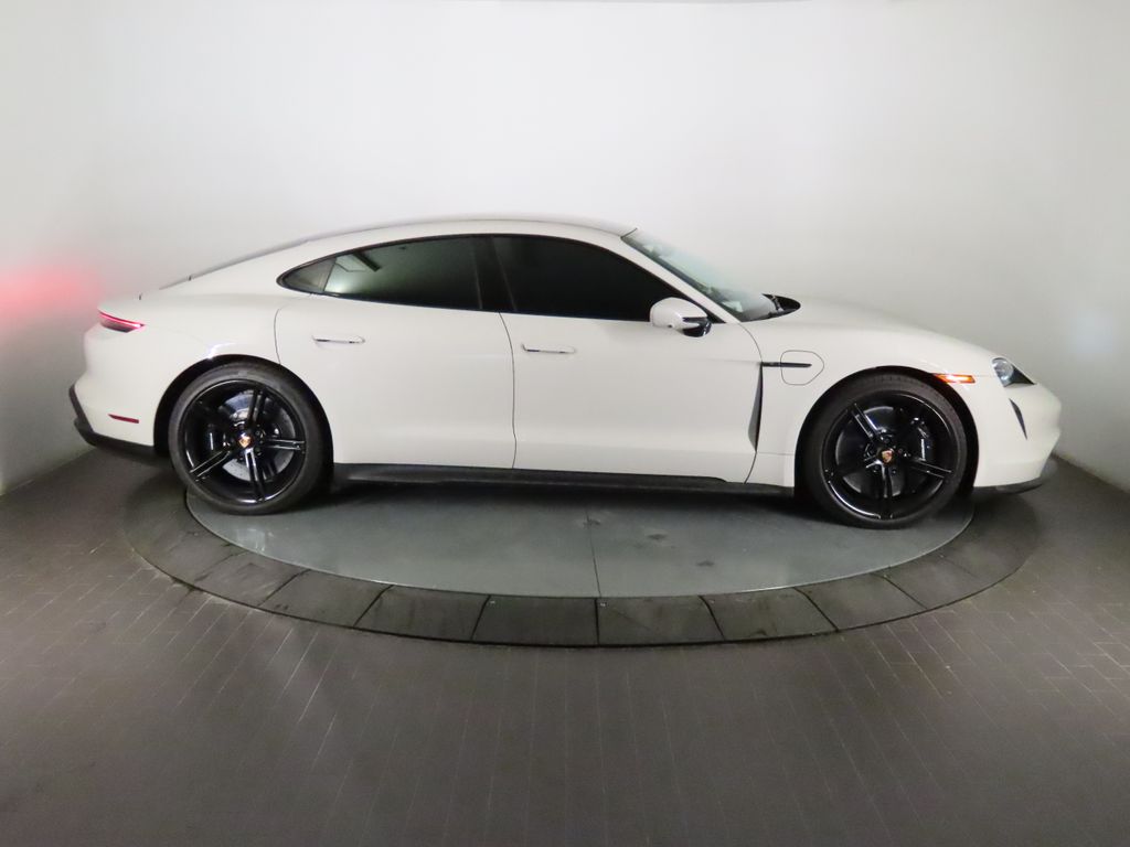 Thumbnail: 2021 Porsche Taycan - 8