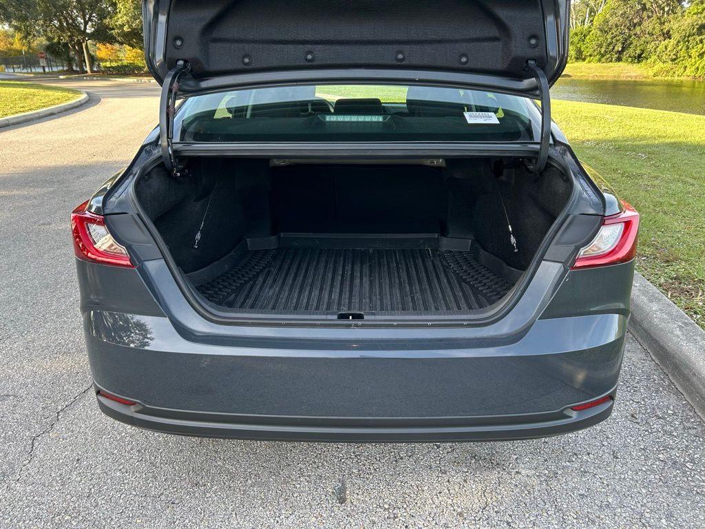 Thumbnail: 2025 Toyota Camry - 10