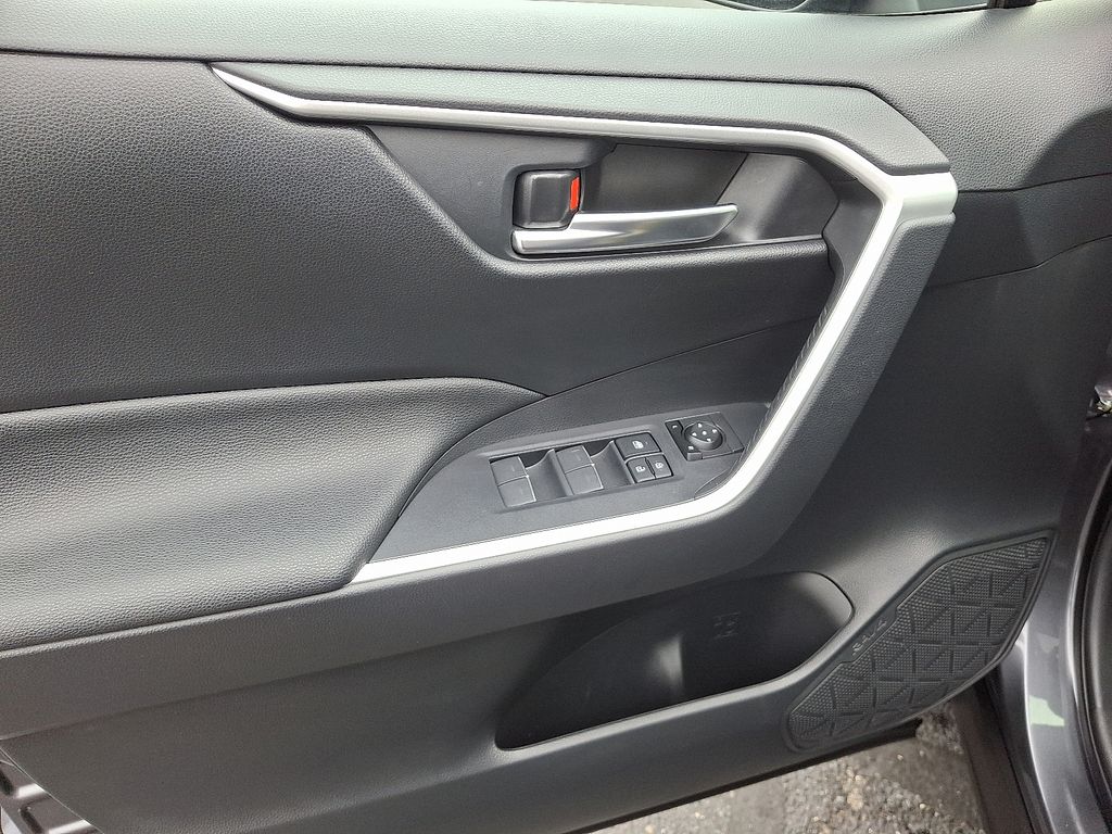 Thumbnail: 2023 Toyota RAV4 - 14