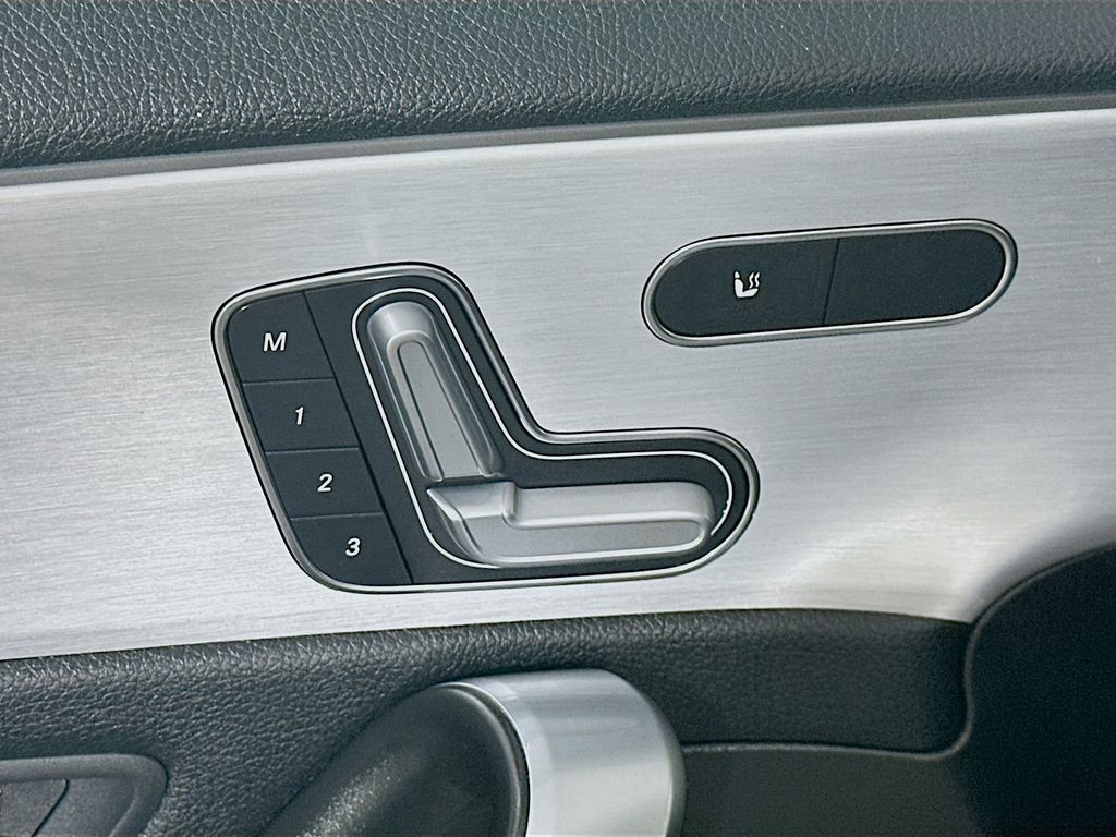 Used 2021 Gray Mercedes-Benz A 220 image 22