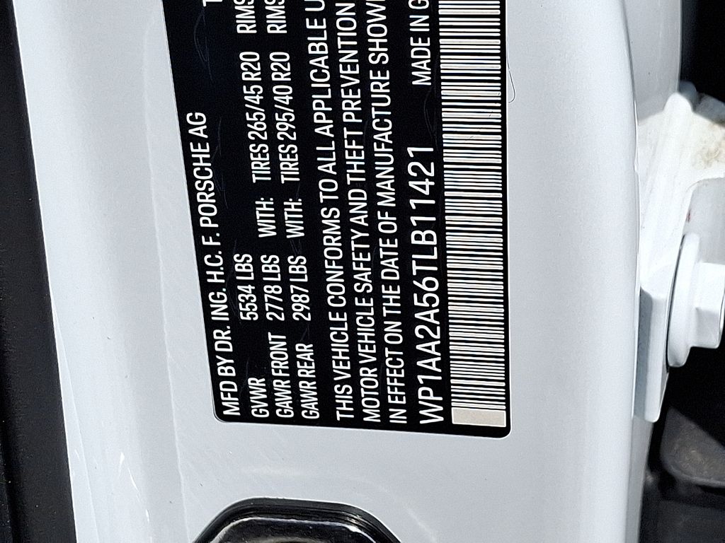 Thumbnail: 2026 Porsche Macan - 25