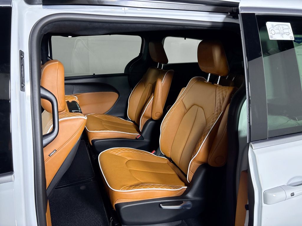 2026 Chrysler Pacifica Pinnacle