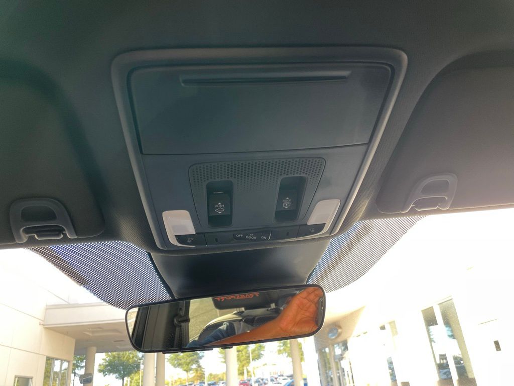 Thumbnail: 2023 Honda Pilot - 17