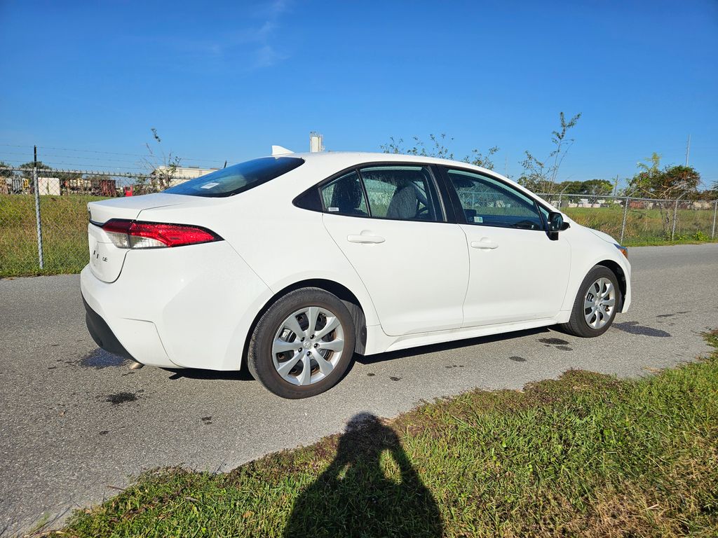 2023 Toyota Corolla LE 5