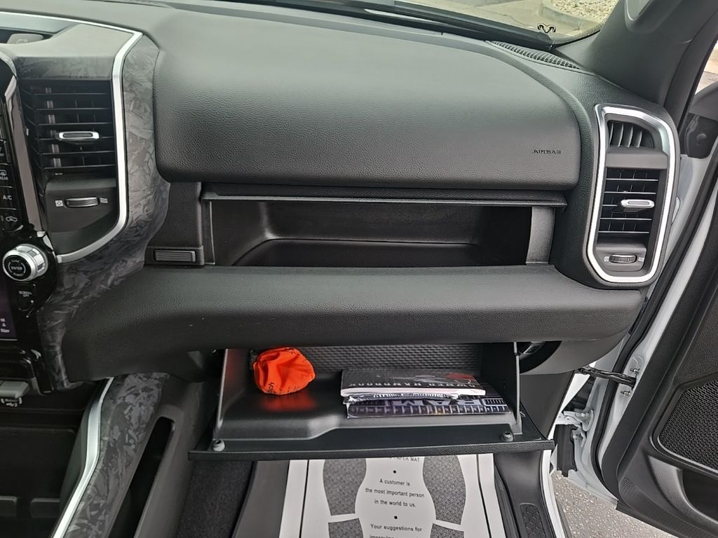 Used 2025 White Ram Big Horn/Lone Star image 64