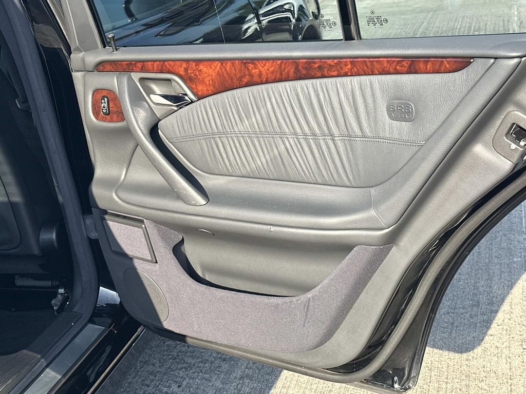 Thumbnail: 2001 Mercedes-Benz E-Class - 10