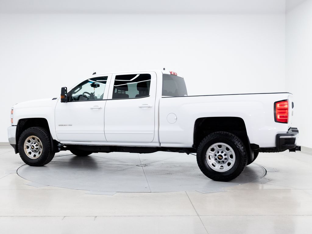 2019 White Chevrolet Silverado 2500HD LT 4X4 Truck