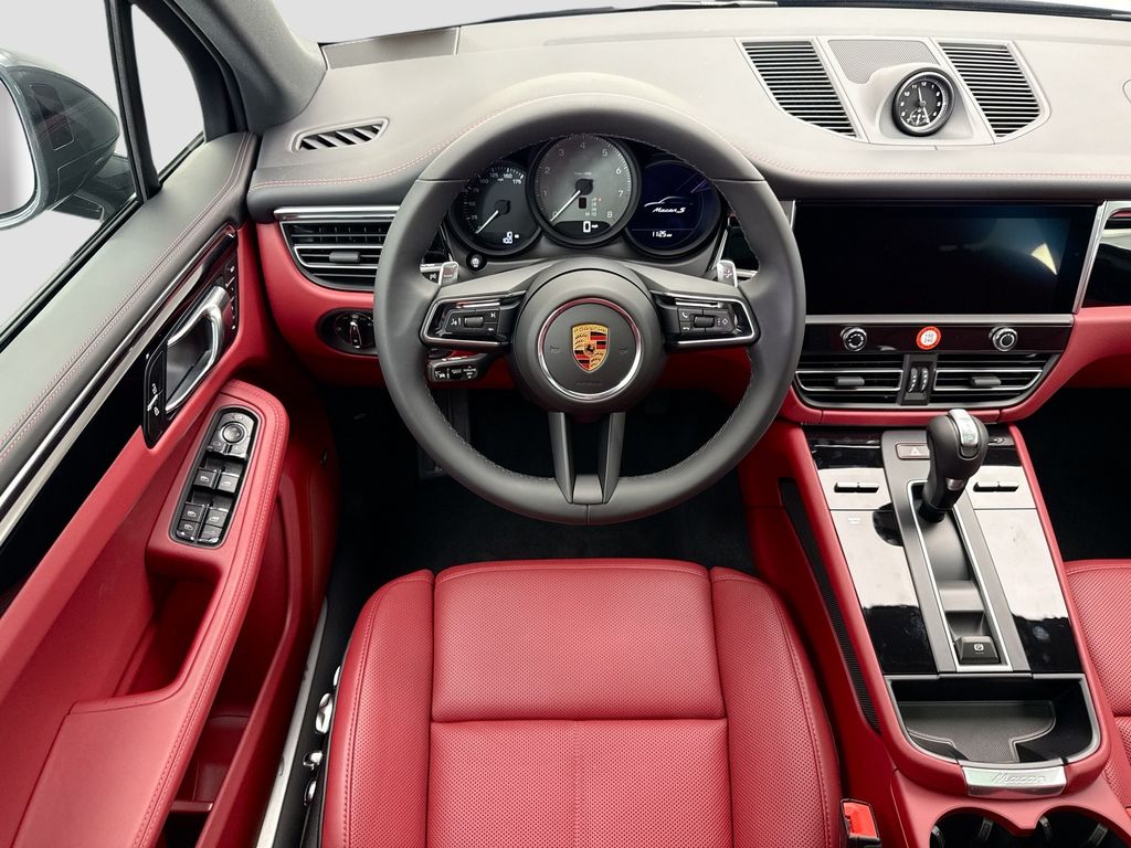 Thumbnail: 2026 Porsche Macan - 13