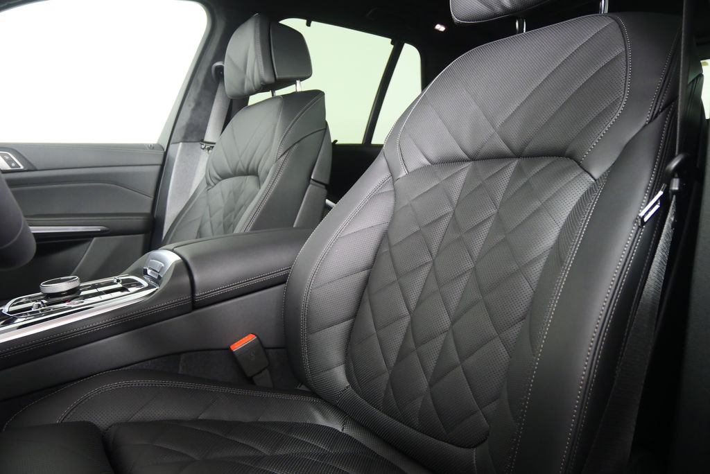 Thumbnail: 2026 BMW X5 - 11