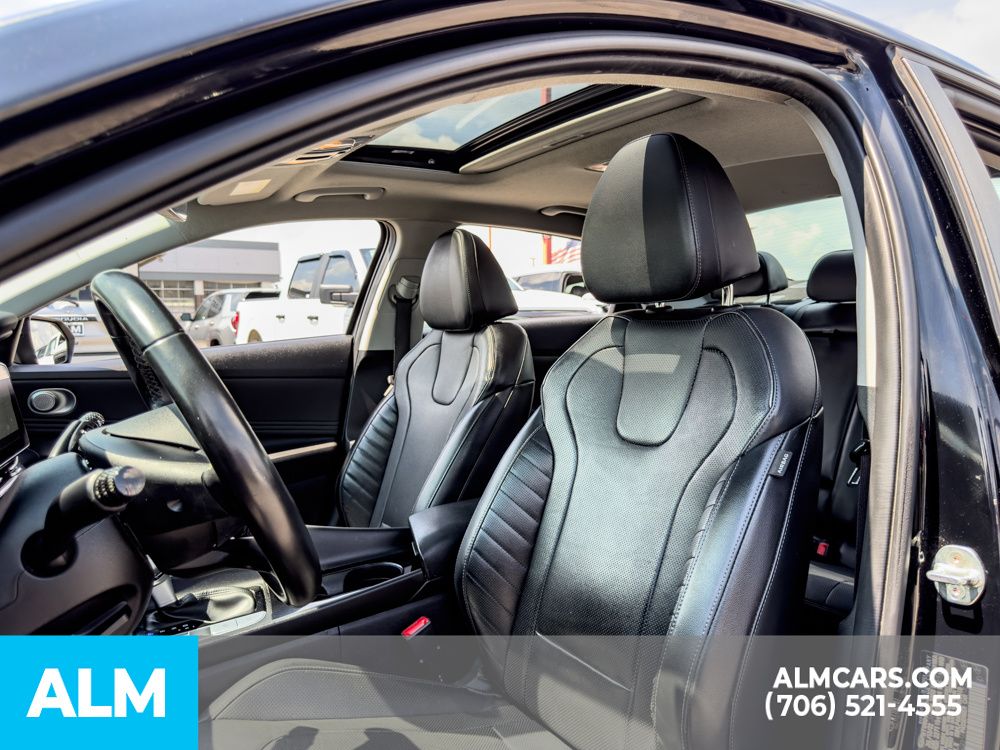 Used 2023 Black Hyundai Limited image 6