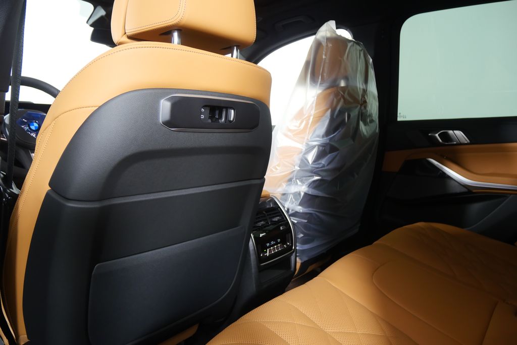 Thumbnail: 2026 BMW X5 - 16